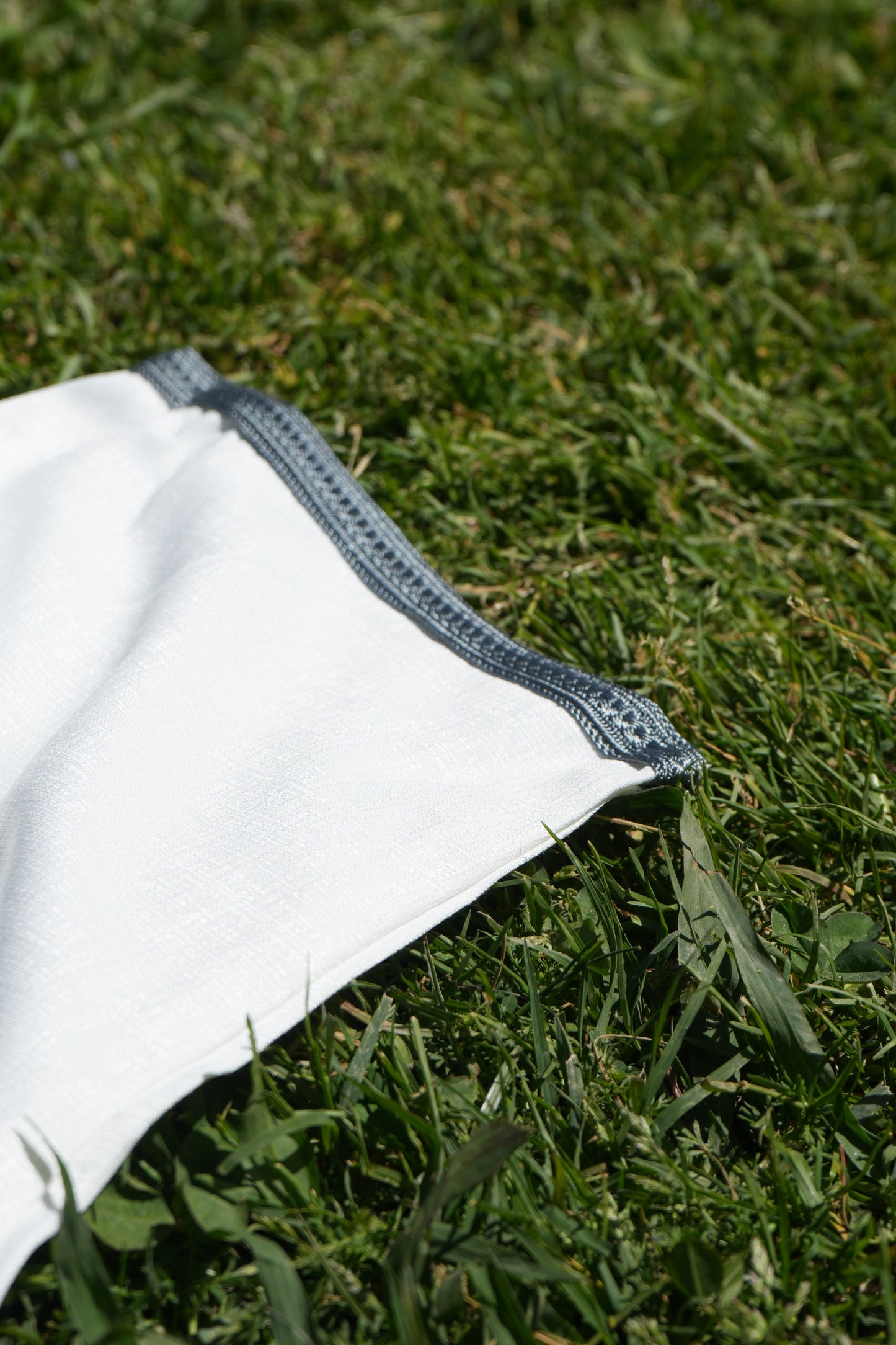 Gandura blanca acabados plateados (High Quality)