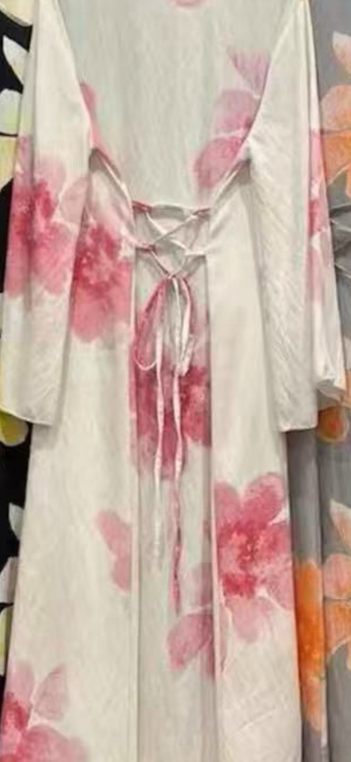 Abaya lazo atras flores