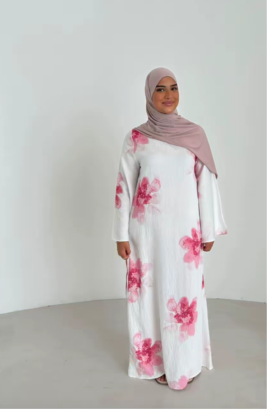 Abaya lazo atras flores