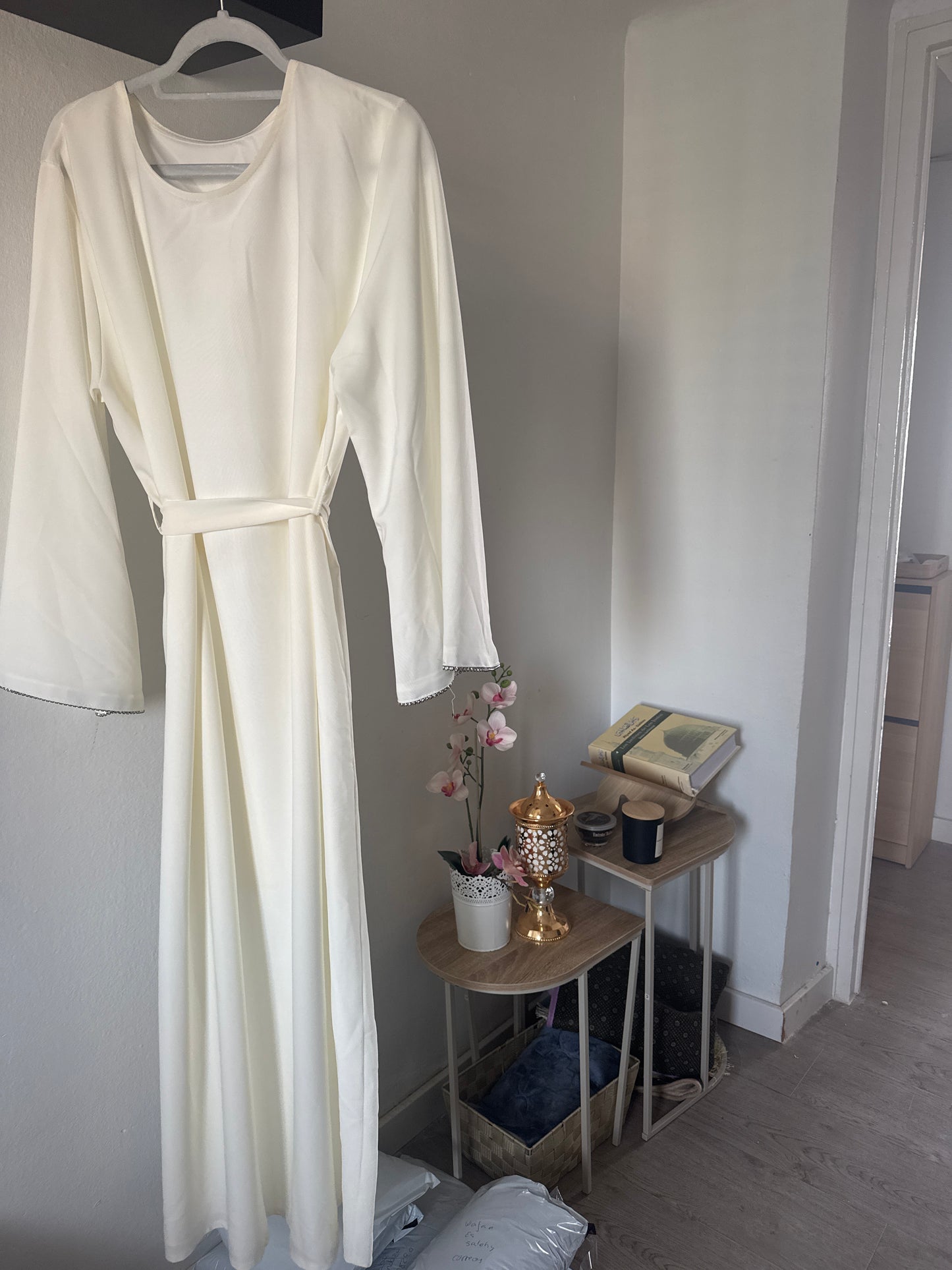 Abaya blanca