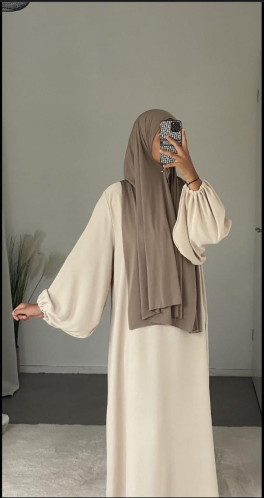 Abaya manga abullonada