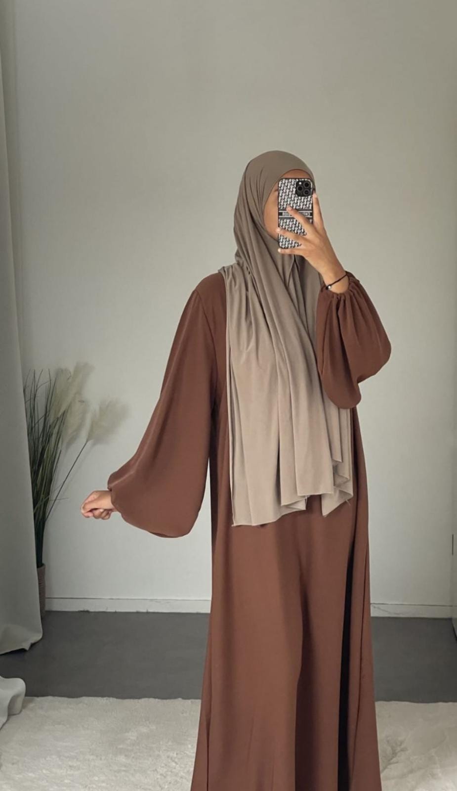 Abaya manga abullonada